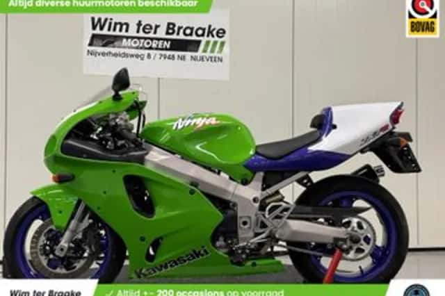 Kawasaki ZX 7 RR (1997) thumbnail 4