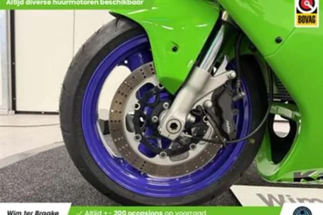 Kawasaki ZX 7 RR (1997) thumbnail 6