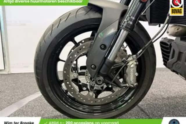 Indian FTR 1200 (2024) thumbnail 5