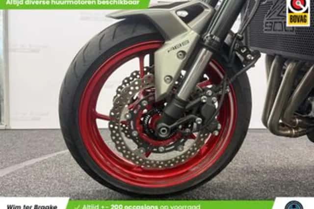 Kawasaki Z900 (2024) thumbnail 5