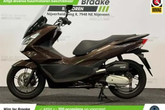 Honda PCX 150 (2016) thumbnail 4