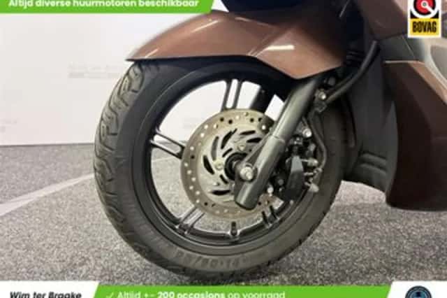 Honda PCX 150 (2016) thumbnail 5