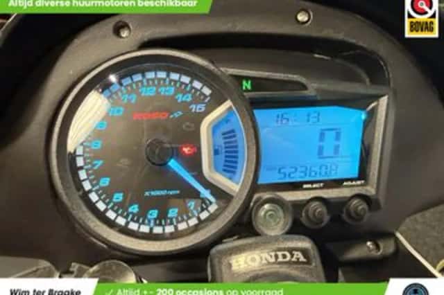 Honda CBR 1100XX S Blackbird (2000) thumbnail 2