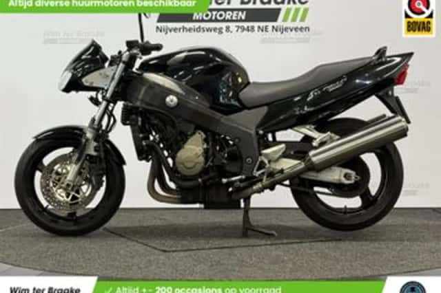 Honda CBR 1100XX S Blackbird (2000) thumbnail 4