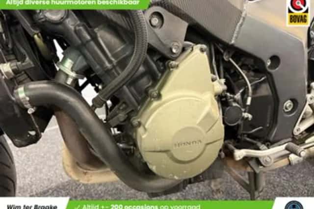 Honda CBR 1100XX S Blackbird (2000) thumbnail 6