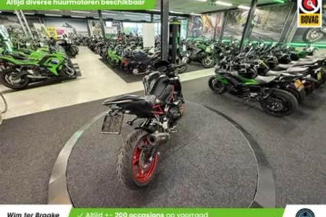 Kawasaki Z900 (2021) thumbnail 3