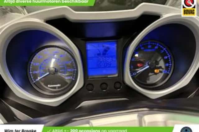 Kawasaki J 300 (2014) thumbnail 2