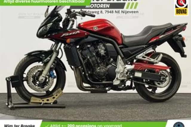 Yamaha FZS 1000 Fazer (2006) thumbnail 1