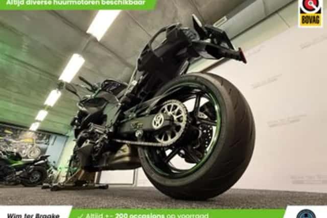 Kawasaki Z900 (2023) thumbnail 2