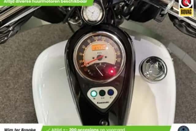 Kawasaki VN 900 Custom (2016) thumbnail 2