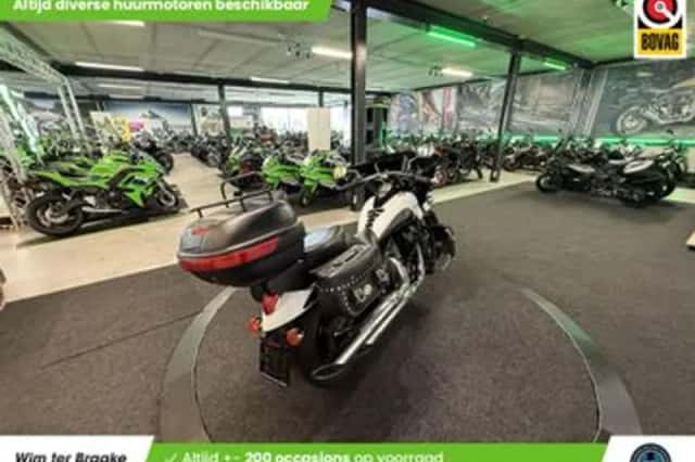 Kawasaki VN 900 Custom (2016) thumbnail 3