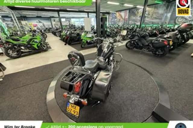 Kawasaki VN 900 Classic (2010) thumbnail 3