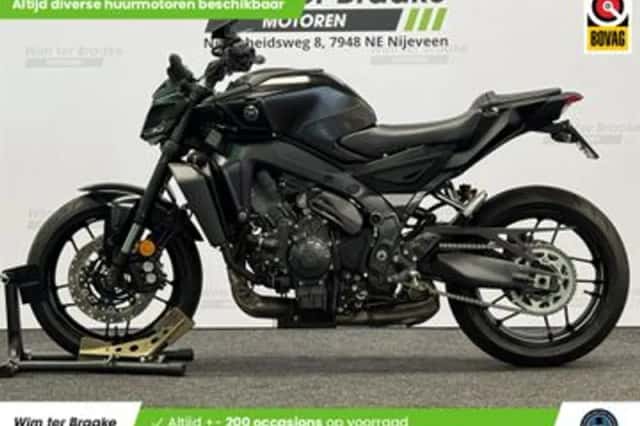 Yamaha MT-09 Y-AMT (2024) thumbnail 4