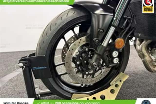 Yamaha MT-09 Y-AMT (2024) thumbnail 5
