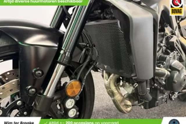 Yamaha MT-09 Y-AMT (2024) thumbnail 6