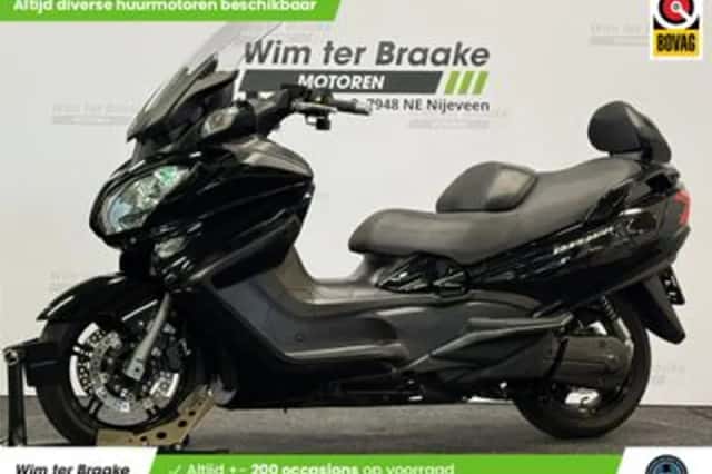 Suzuki Burgman 650 Executive (2013) thumbnail 1