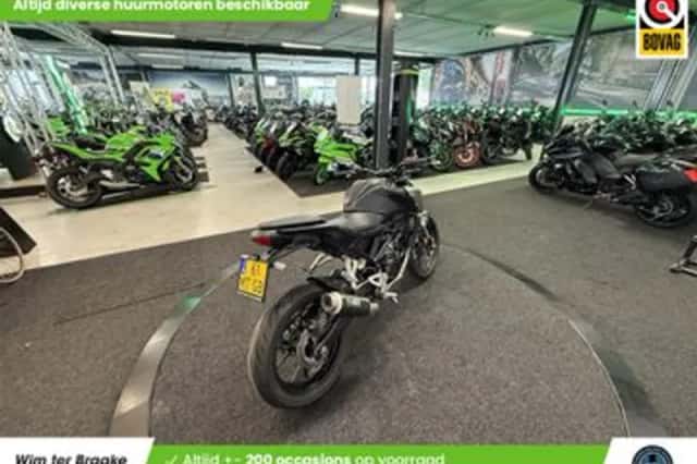 Honda CB125R (2019) thumbnail 3
