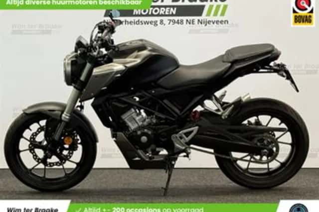 Honda CB125R (2019) thumbnail 4