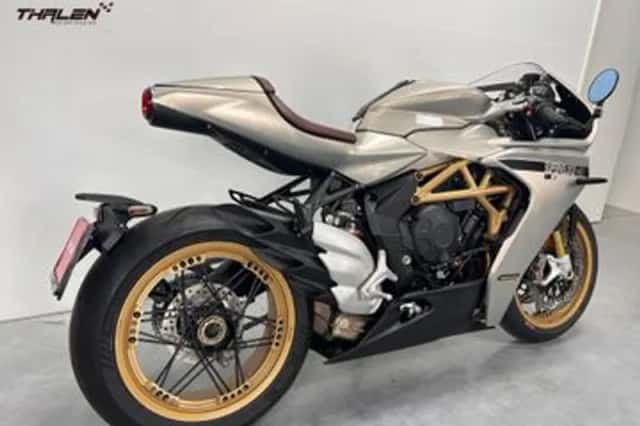 MV Agusta Superveloce 800 S (2025) thumbnail 3