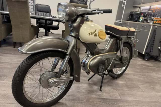 Kreidler Florett K54 Eitank Super 5 voet versnelling (1964) thumbnail 6