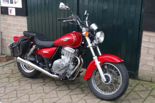 Suzuki Chopper GZ 250 Marauder (2004) thumbnail 1