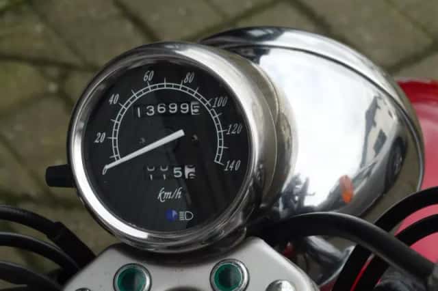 Suzuki Chopper GZ 250 Marauder (2004) thumbnail 4