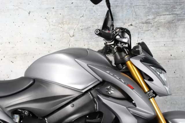 Suzuki GSX-S1000 (2015) thumbnail 3