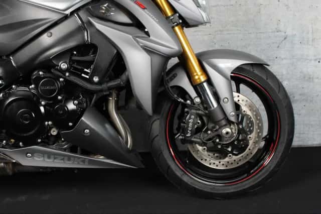 Suzuki GSX-S1000 (2015) thumbnail 6