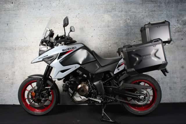 Suzuki V-Strom (2023) thumbnail 2