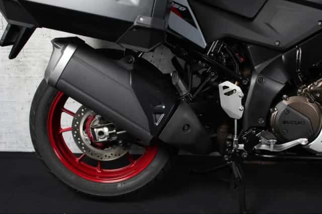 Suzuki V-Strom (2023) thumbnail 4