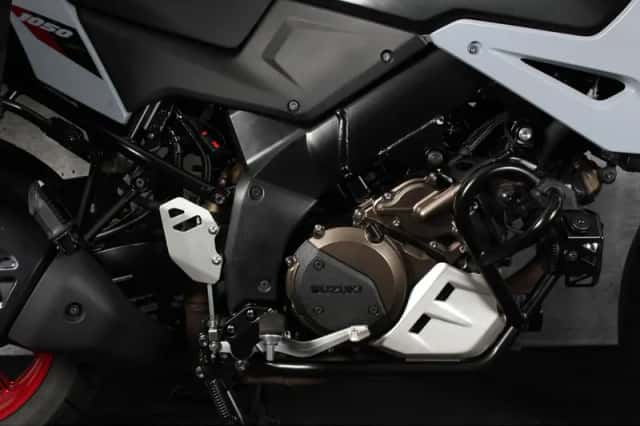 Suzuki V-Strom (2023) thumbnail 5