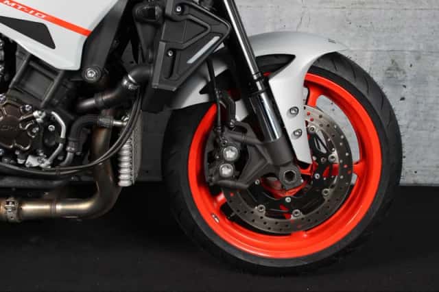 Yamaha MT-10 (2019) thumbnail 6