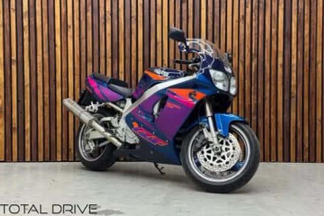 Yamaha YZF 750R (1995) thumbnail 1