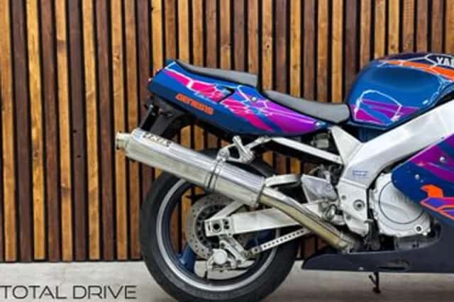 Yamaha YZF 750R (1995) thumbnail 2