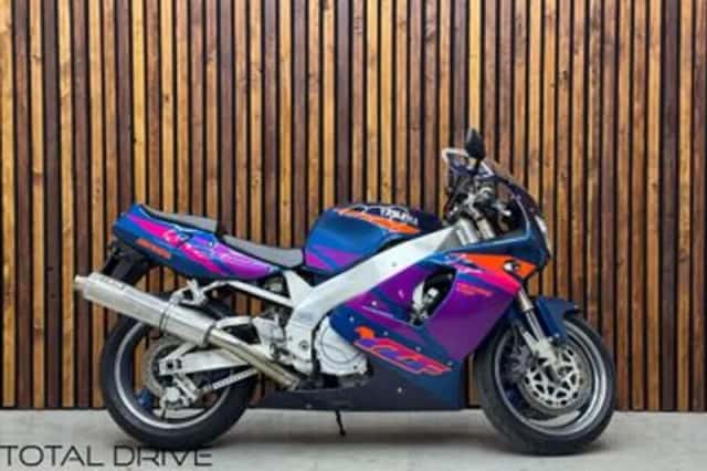 Yamaha YZF 750R (1995) thumbnail 4