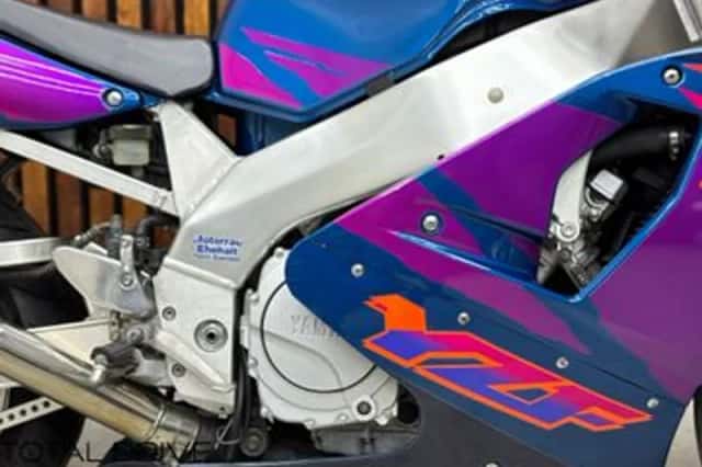 Yamaha YZF 750R (1995) thumbnail 6