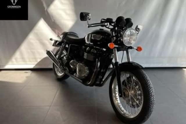 Triumph Thruxton (2014) thumbnail 2