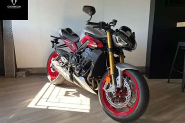 Triumph Street Triple 765 RX (2026) thumbnail 2