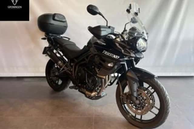 Triumph Tiger 800 XR (2015) thumbnail 2
