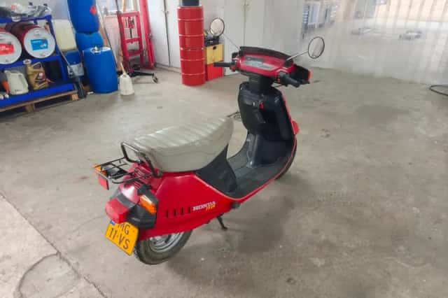 Honda Scooter (1988) thumbnail 4