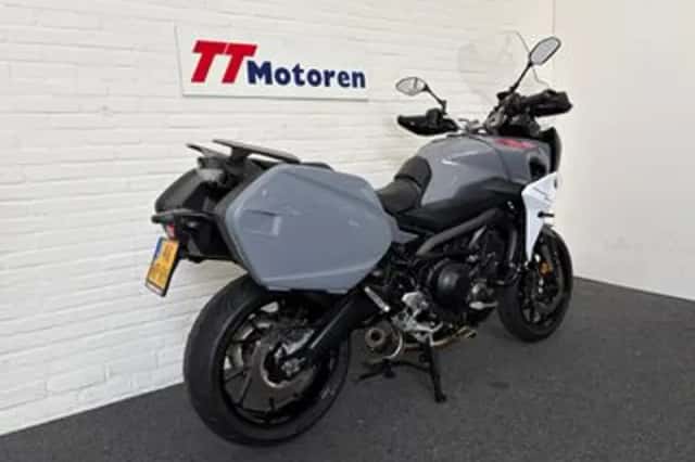 Yamaha Tracer 900 (2018) thumbnail 4