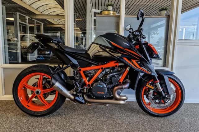 KTM Super Duke 1290 (2023) thumbnail 1