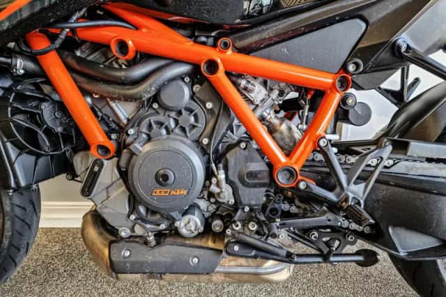 KTM Super Duke 1290 (2023) thumbnail 3