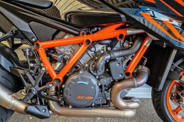 KTM Super Duke 1290 (2023) thumbnail 4