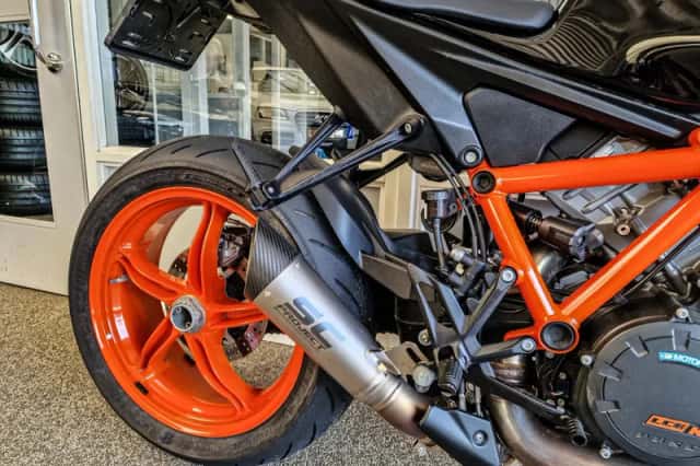 KTM Super Duke 1290 (2023) thumbnail 5