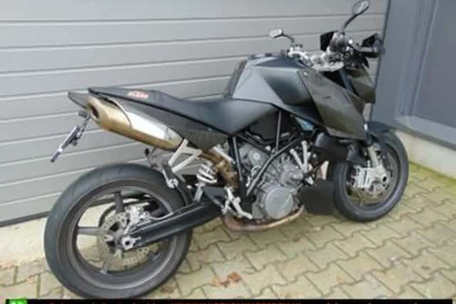KTM 990 Super Duke (2011) thumbnail 4