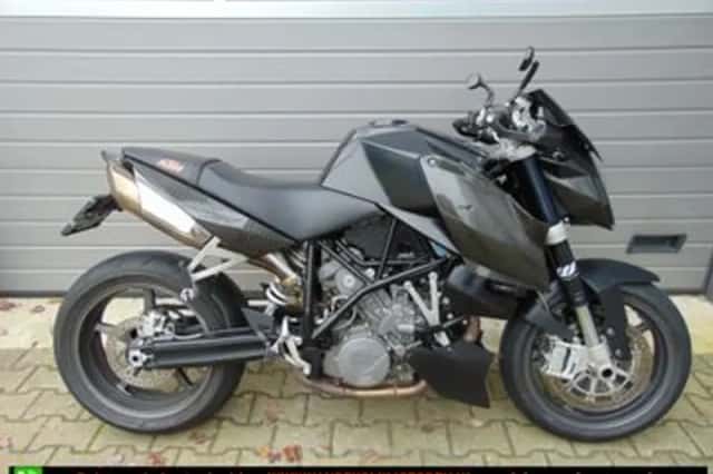 KTM 990 Super Duke (2011) thumbnail 5