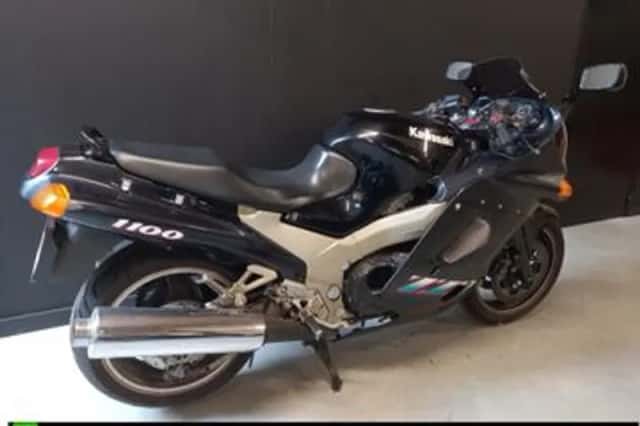 Kawasaki ZZR 1100 (1993) thumbnail 3