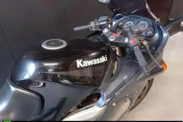 Kawasaki ZZR 1100 (1993) thumbnail 6