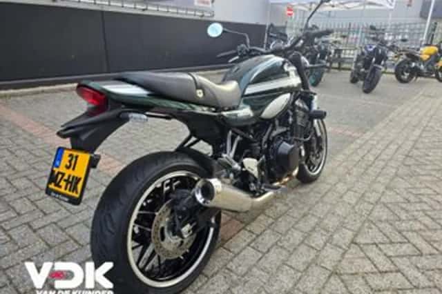 Kawasaki Z900RS (2022) thumbnail 4